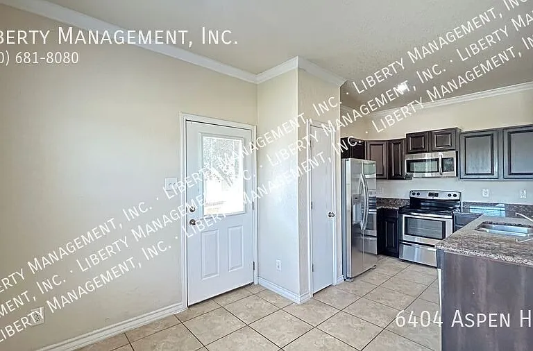 6404 Aspen Hl — Photo 9