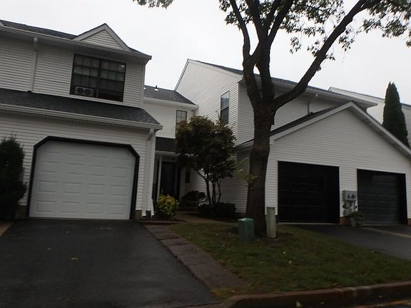 2nd image of 152 Chestnut Way