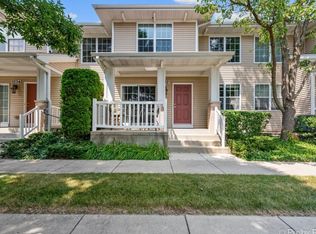 1232 Walnut Glen Dr #8C, Crystal Lake, IL 60014