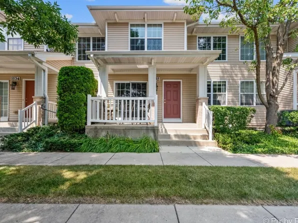 1232 Walnut Glen Dr #8C, Crystal Lake, IL 60014