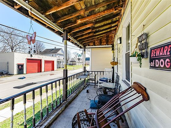 4th image of 219 Hebard St