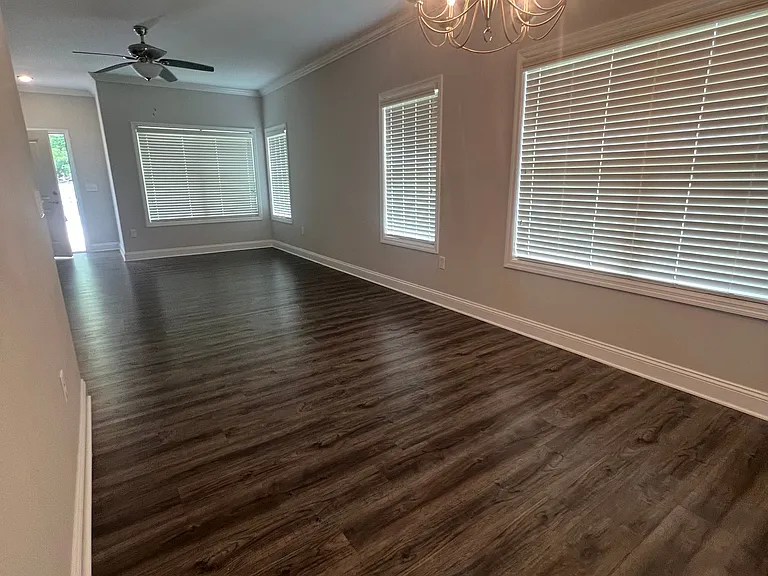 323 Summercreek Cv — Photo 6