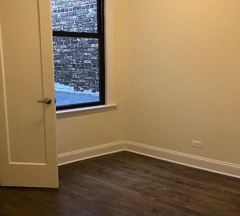 5th image of 2894 N Milwaukee Ave #1