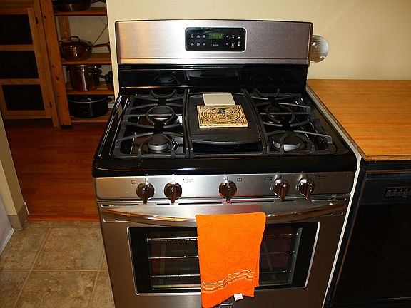 5th image of 3628 Van Owen St