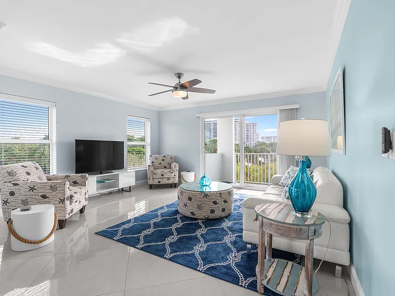 950 Ponce De Leon Rd #401 — Photo 4