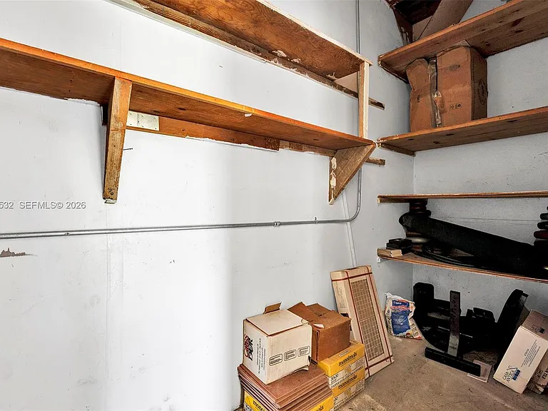 437 Swan Ave — Photo 26