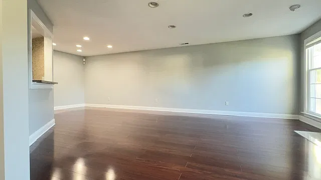 3 bed, 1734 sqft, $2,900 — Photo 2