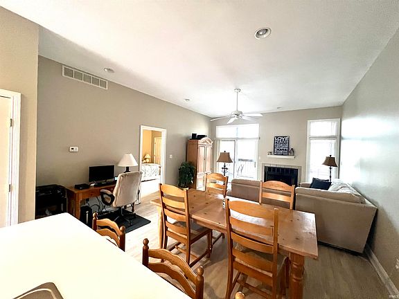 5th image of 1842 E Eagle Bay Dr