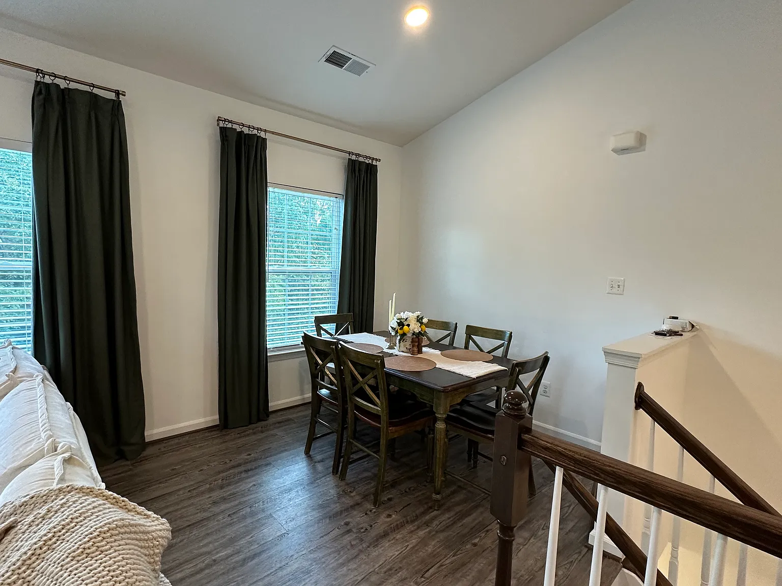 2 bed, 1394 sqft, $2,600 — Photo 4