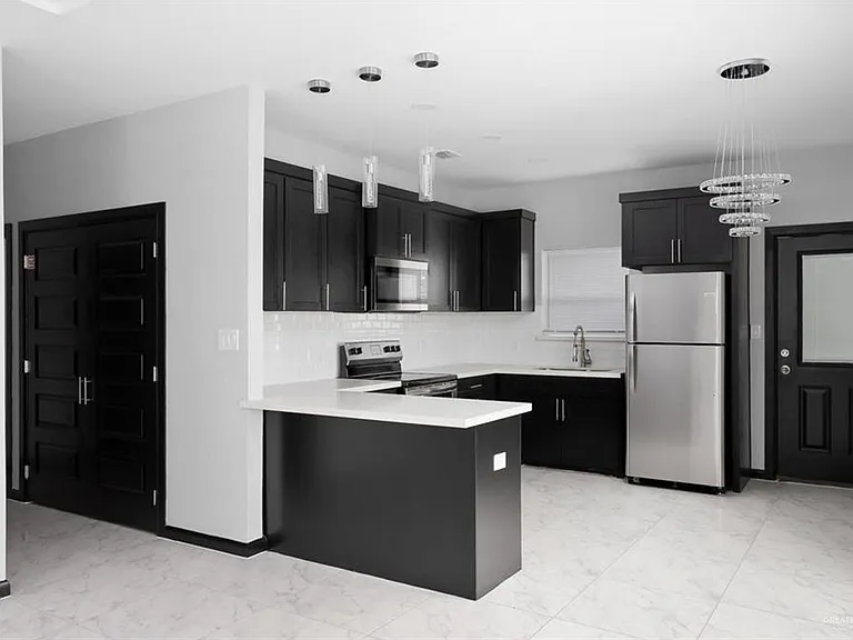 1308 S Xanthia St #4 — Photo 3