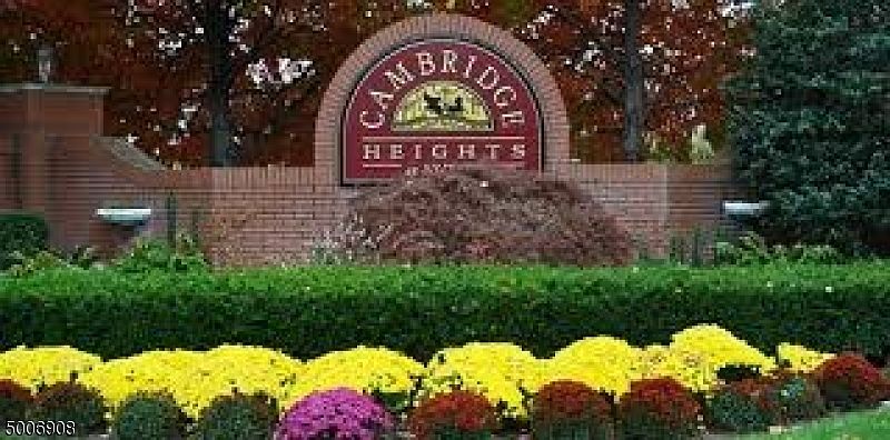 1st image of 378 Cambridge Dr