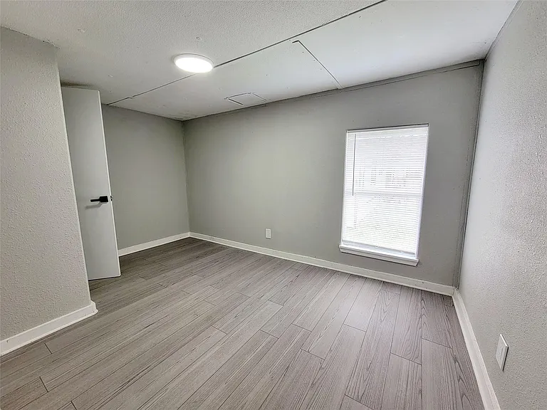312 Paddock St #3 — Photo 8