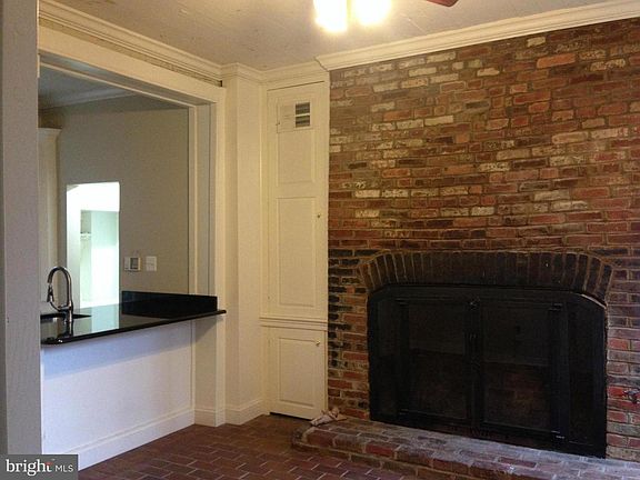 4th image of 608 Cameron St #B