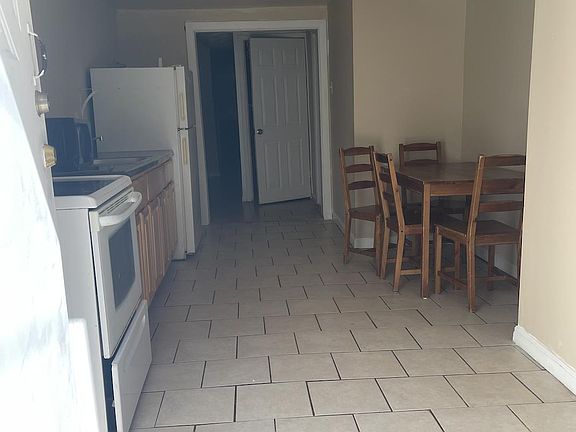 4th image of 5614 N 10th St Floor 2