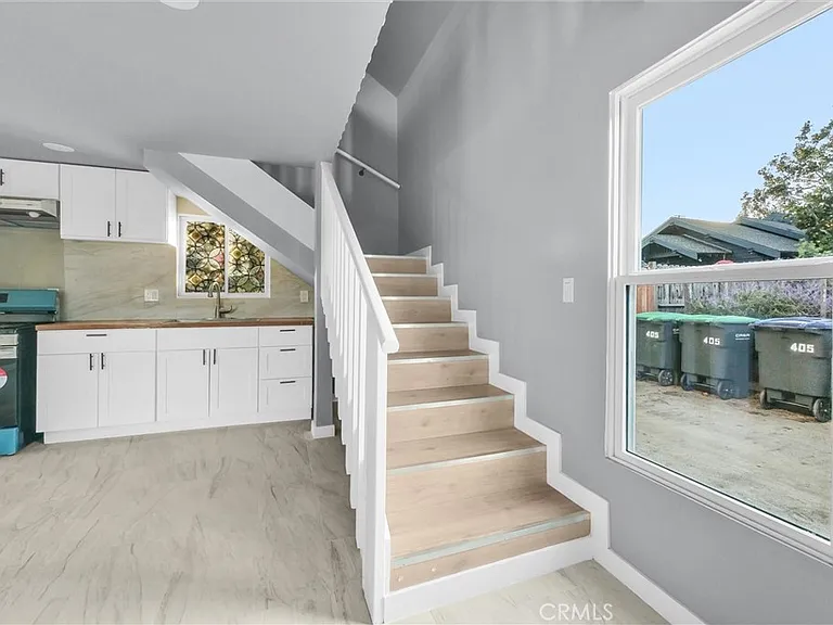 354 E Culver Ave — Photo 6