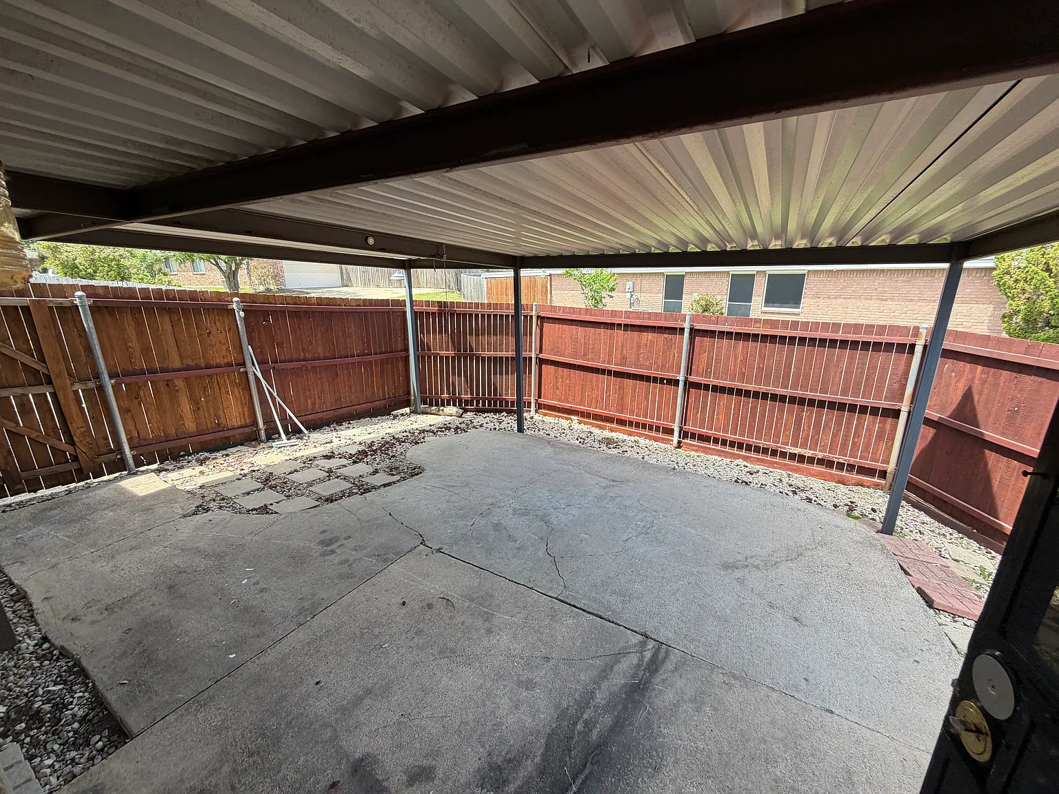 3 bed, 1861 sqft, $2,200 — Photo 4