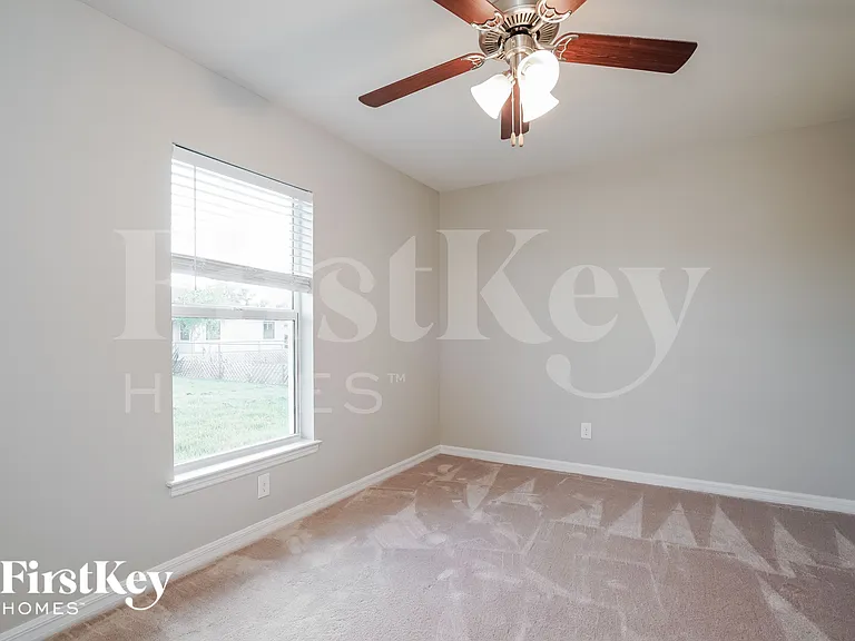 1114 SW 40th Ter — Photo 11