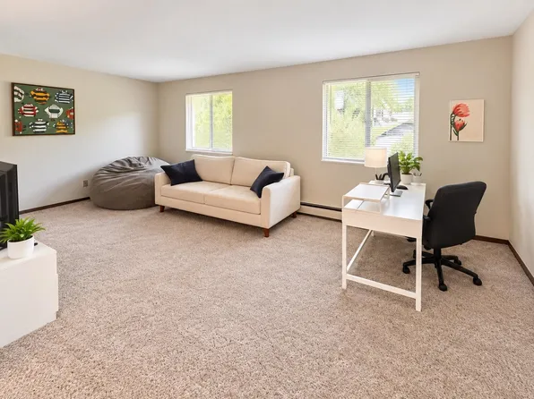 2118 Red Arrow Trl, Madison, WI 53711