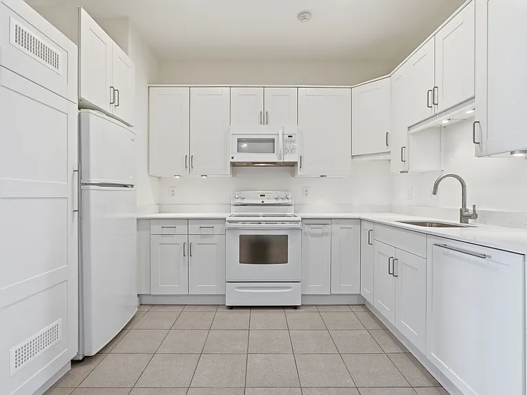 190 Beacon St #7 — Photo 2