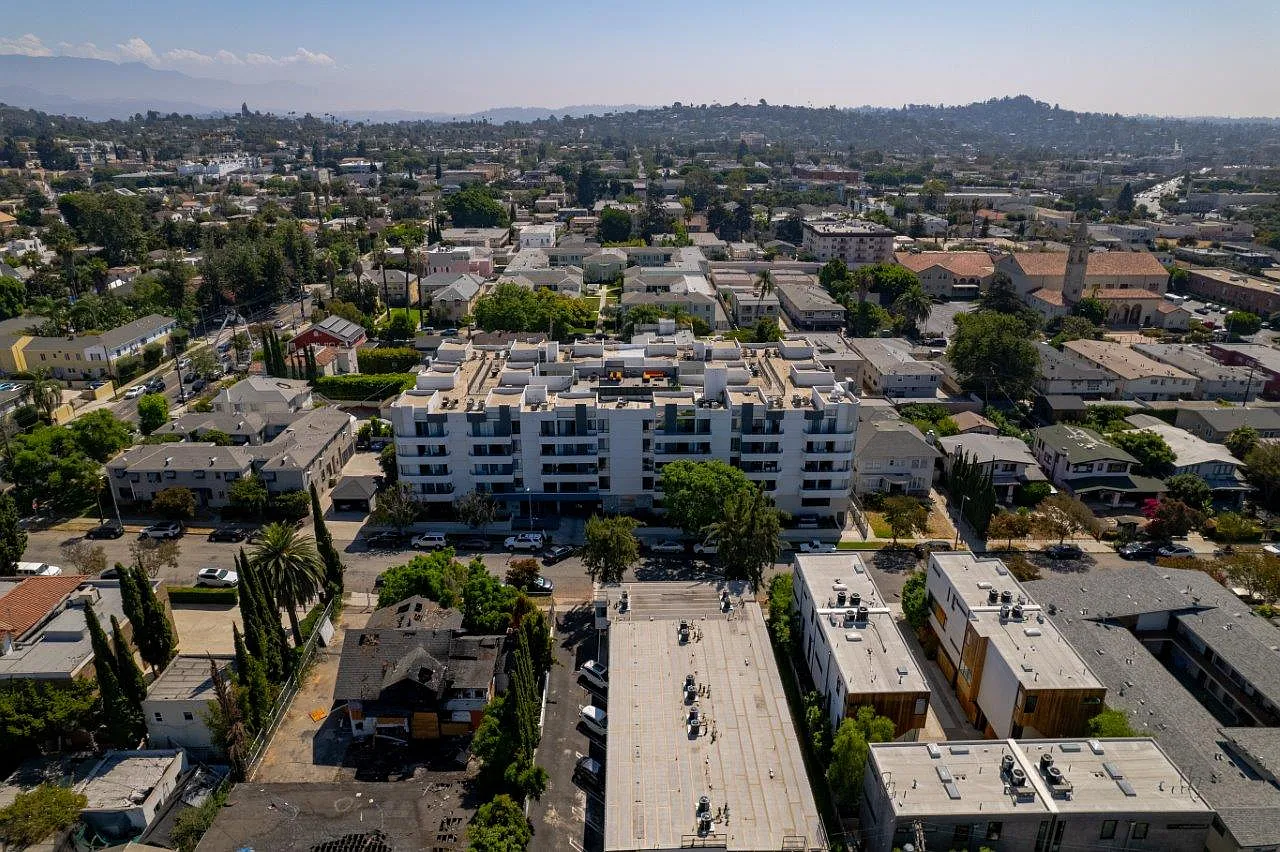 The Kenmore Los Feliz — Photo 2