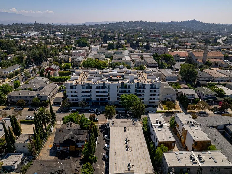 The Kenmore Los Feliz — Photo 2