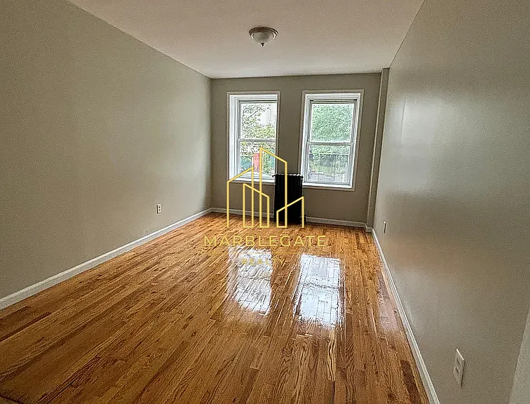76 N 9th St #11 — Photo 3
