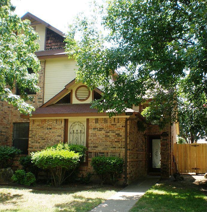 Beautiful Half-Duplex near 121!