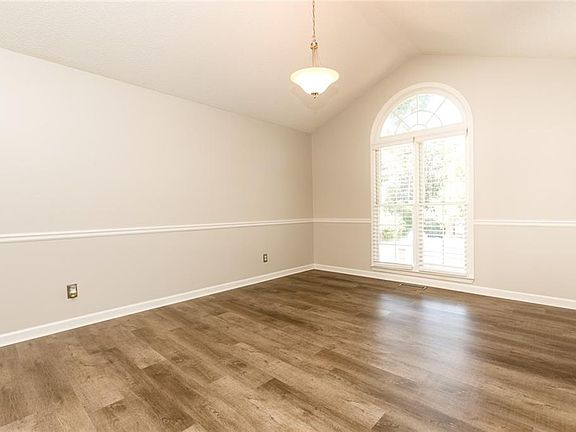 3rd image of 3733 Maple Forge Ln