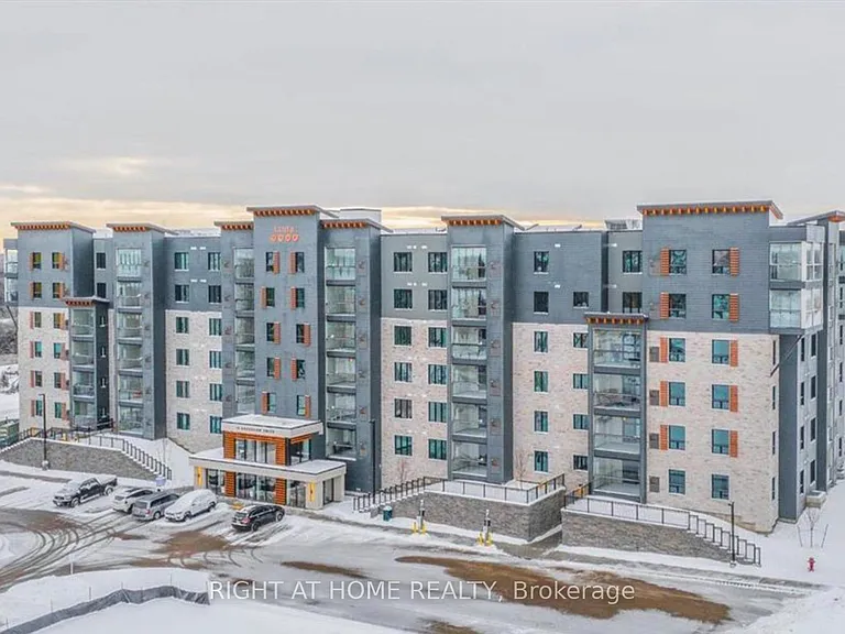 15 Kneeshaw Dr #102 — Photo 45