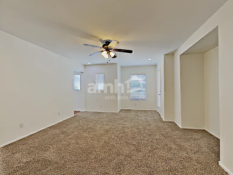 10580 Elberton Ave — Photo 8
