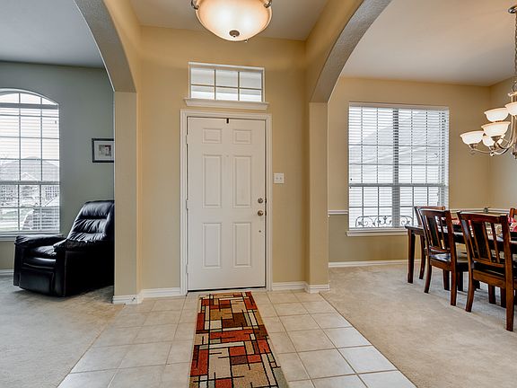 3rd image of 923 Fleetwood Cove Dr