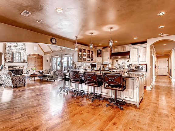 Kitchen w/Alder wood floor