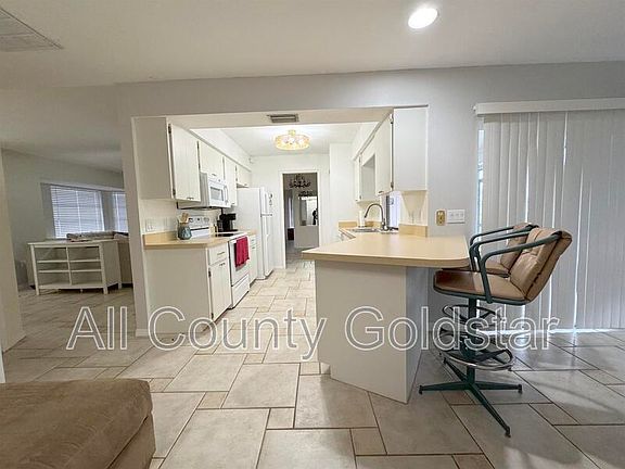 3rd image of 9513 El Campo Ave