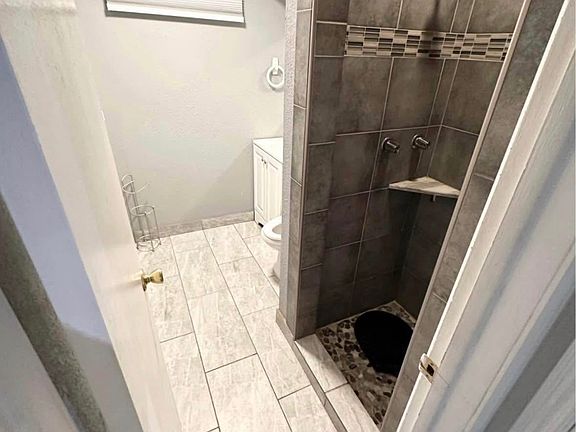 3rd image of 7468 Quivas St
