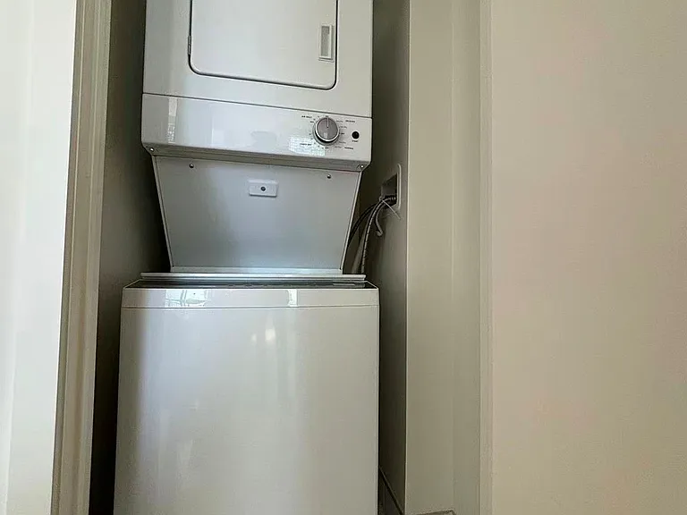 1185 Dupont St #510 — Photo 9