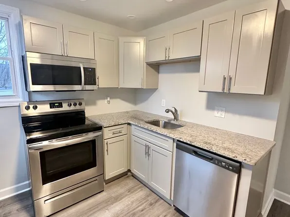 108-112 Winthrop St, 108-112 Winthrop St APT 4, New Britain, CT 06052