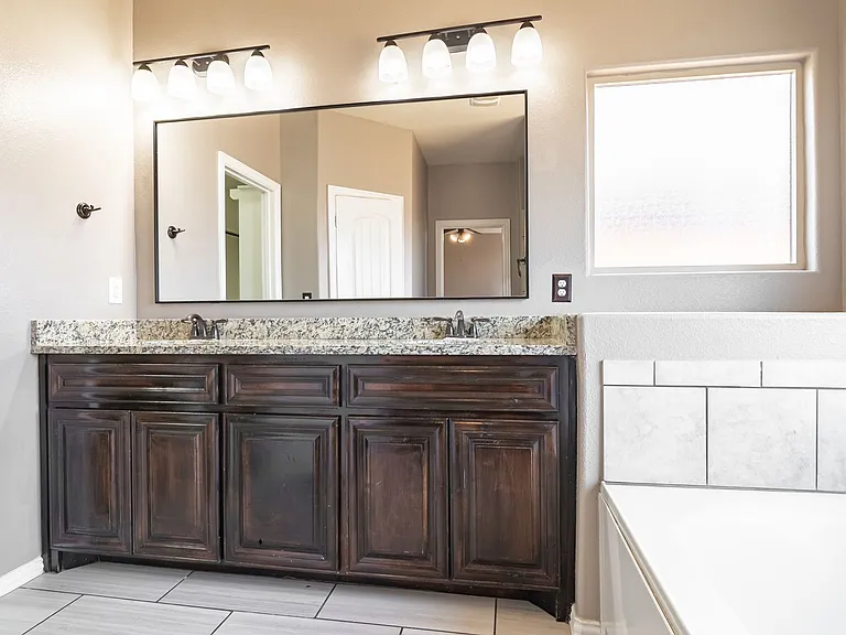 6408 Hall Of Fame Blvd — Photo 9