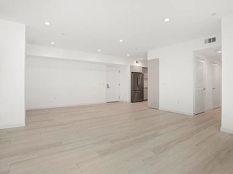 11620 Chenault St — Photo 19