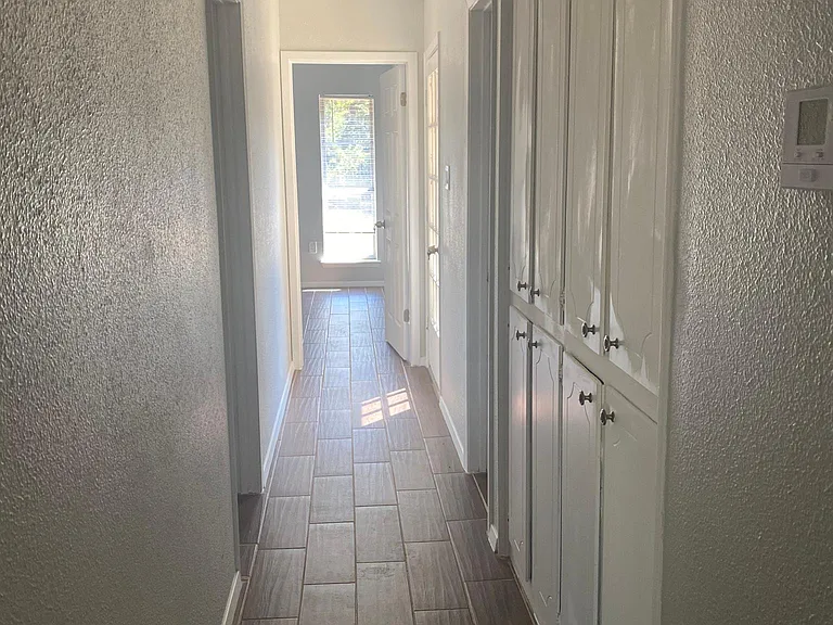 211 Bob White Ct — Photo 6