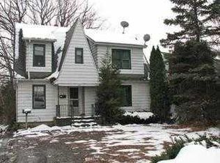 224 Riverside Dr, Johnson City, NY 13790