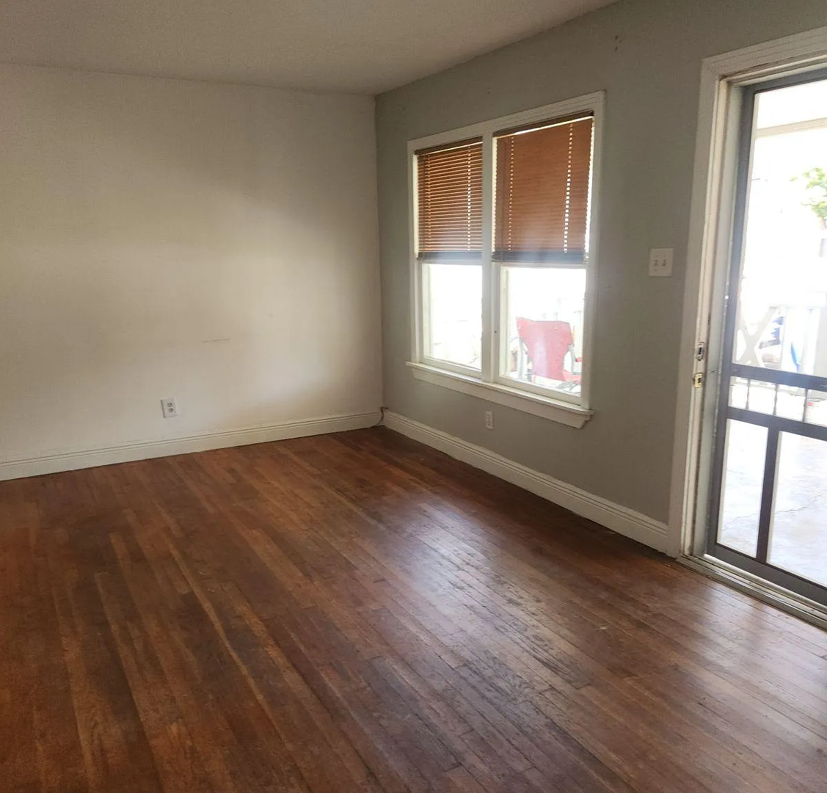 926 Cross St — Photo 2
