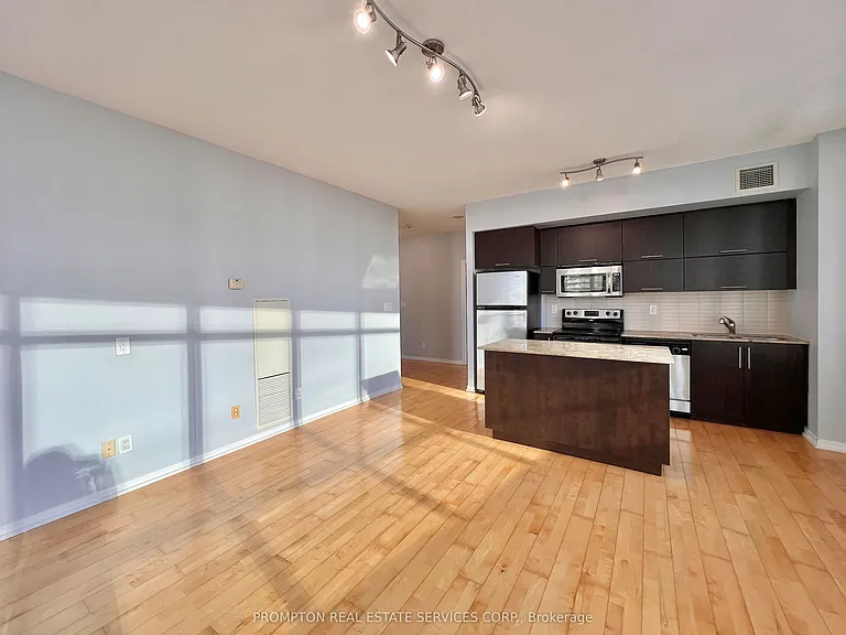 65 Bremner Blvd #1910 — Photo 8