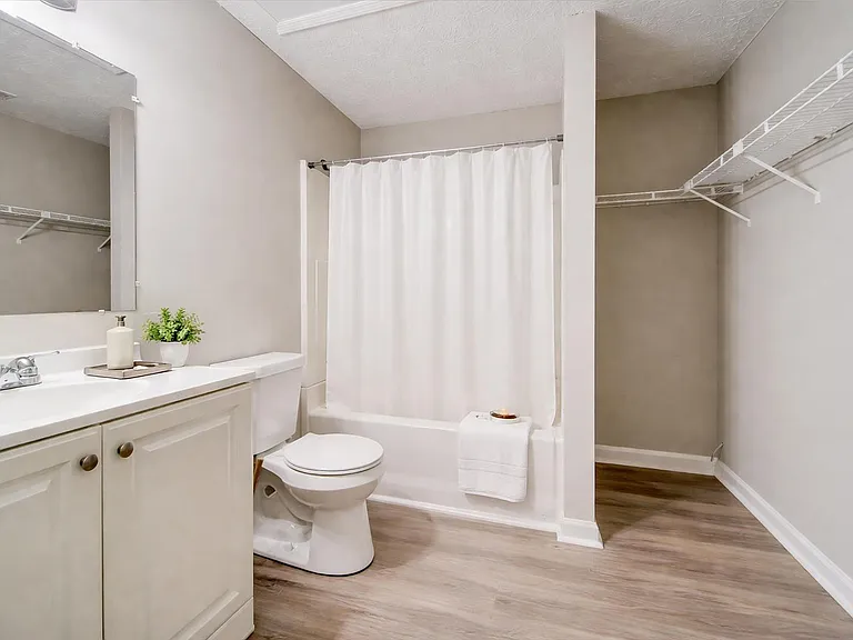 Laurel Creek Cir — Photo 6
