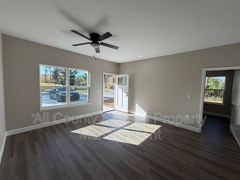 1st image of 1418 SE Magnolia Loop #101