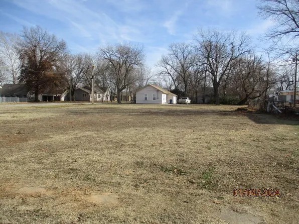 504 S Thompson St, Vinita, OK 74301