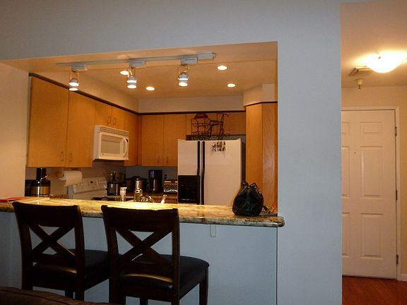 4th image of 655 Columbia St Unit 304