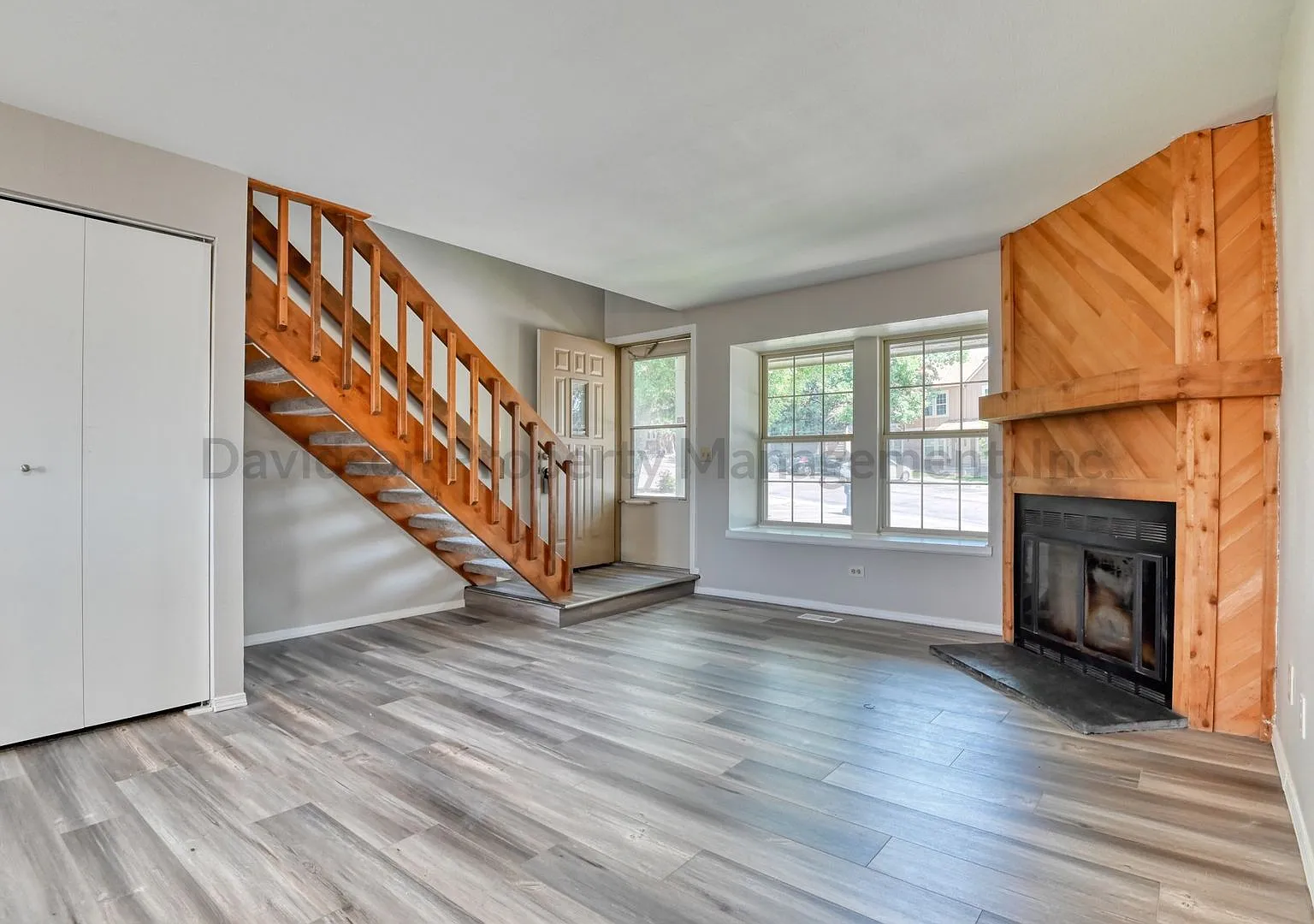 Charming 2 Bedroom Condo with Modern Updates in Rockrimmon — Photo 3