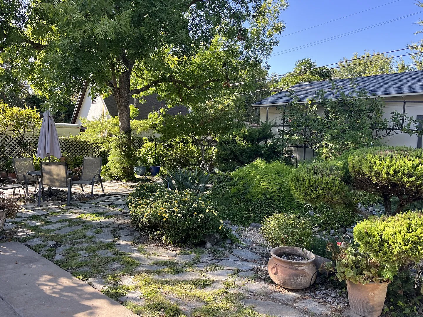 Charming, Fully Furnished Home in Fresno High / Tower District — Photo 3