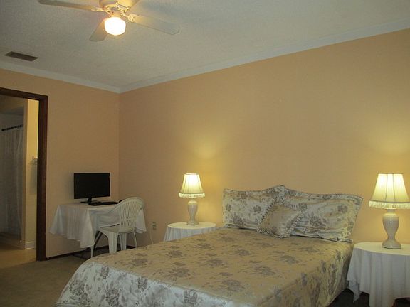 2nd image of 1217 Jeffery Dr
