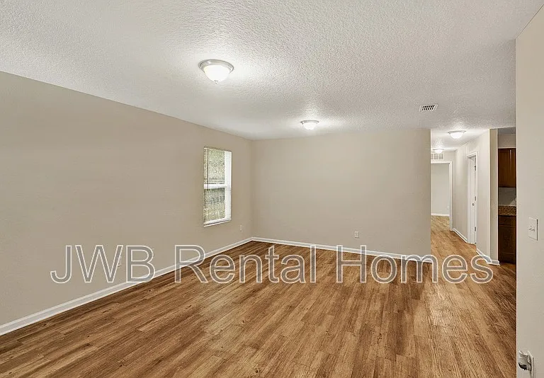 5658 Doeboy St — Photo 4
